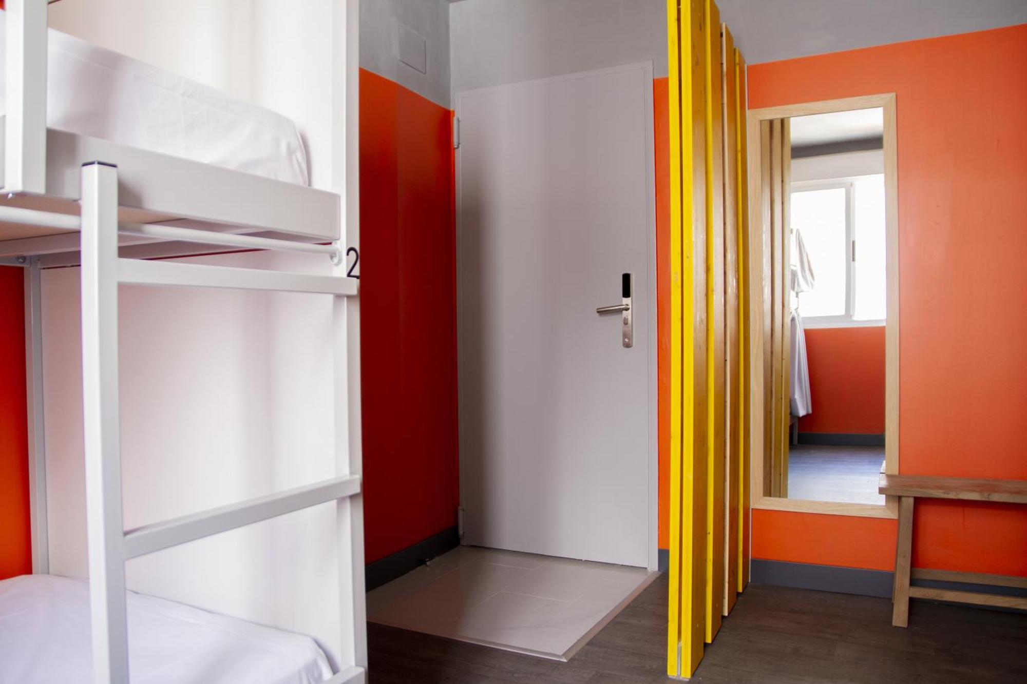 Room00 Valencia Hostel Bagian luar foto
