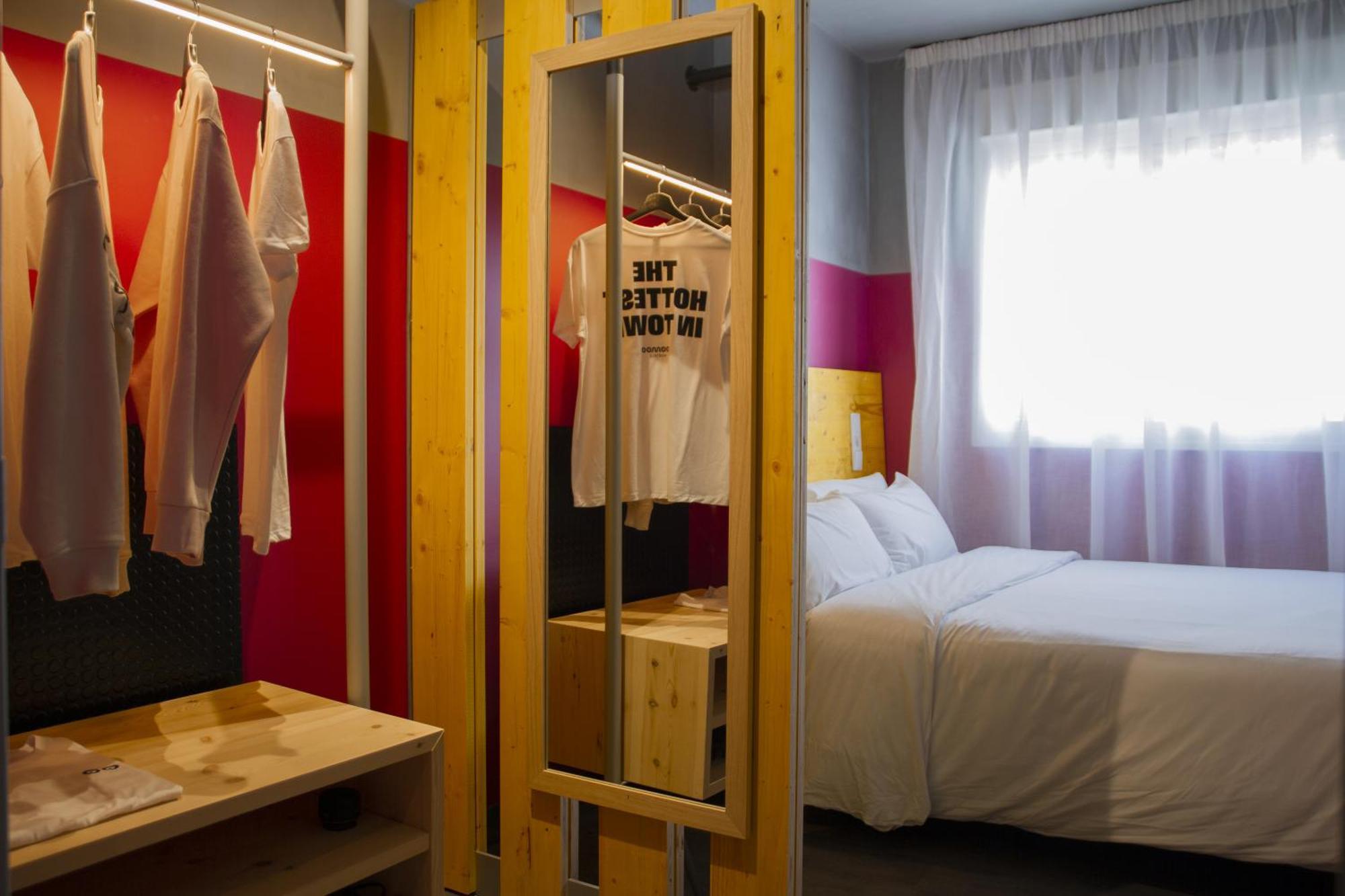 Room00 Valencia Hostel Bagian luar foto