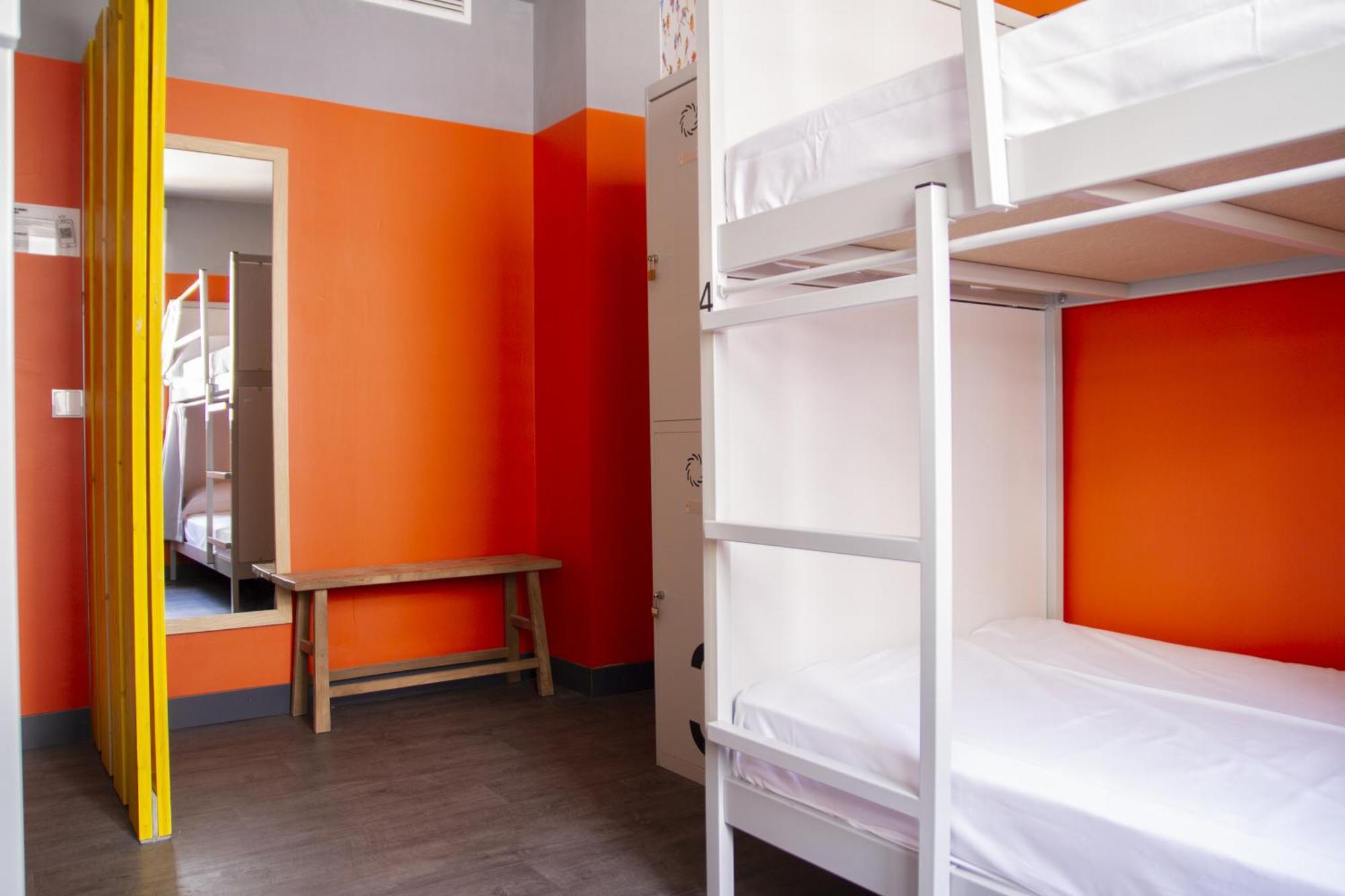 Room00 Valencia Hostel Bagian luar foto