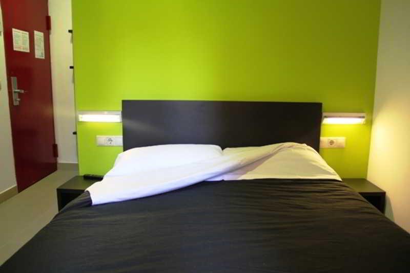 Room00 Valencia Hostel Bagian luar foto